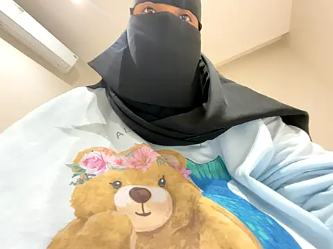 Submissive Arab online show from November 30, 9:30 pm