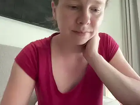 SweetLucy96 online show from May 4, 12:01 pm