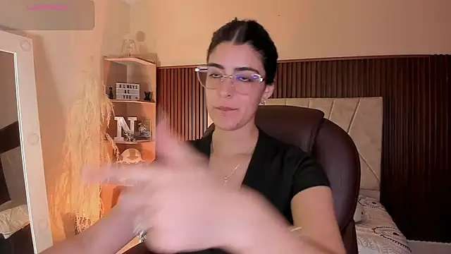  Niah  online show from October 14, 8:09 pm