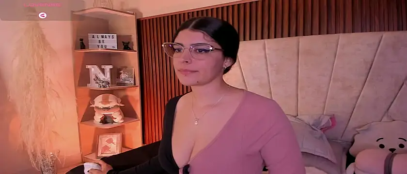  Niah  online show from October 21, 8:09 pm