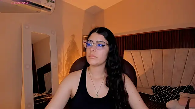  Niah  online show from February 16, 8:05 pm