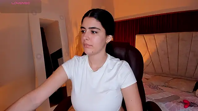  Niah  online show from April 9, 8:47 pm