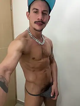 Snapshot of lazzon_bastion chatting on June 16, 1:30 am lazzon bastion online show from June 16, 1:30 am
