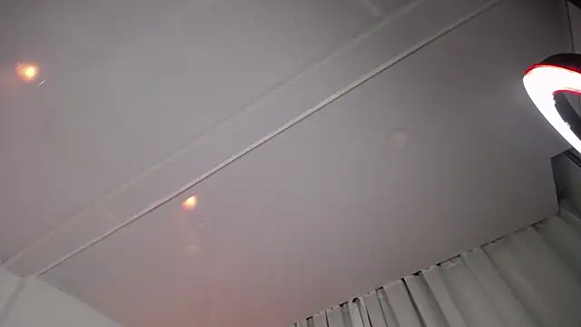 Snapshot of destinysweet21 chatting on December 4, 7:50 am destinysweet21 online show from December 4, 7:50 am