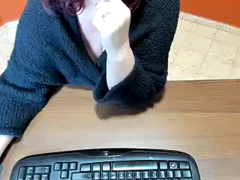 Snapshot of NikkiHolland chatting on February 3, 8:57 am NikkiHolland online show from February 3, 8:57 am