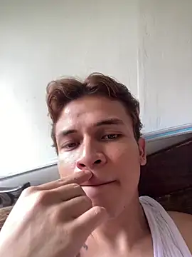 Snapshot of Leon_Wild chatting on April 29, 6:03 pm Leon Wild online show from April 29, 6:03 pm