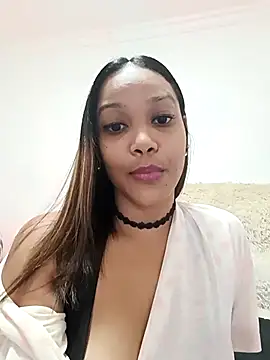 Snapshot of _MoniqueLovay_ chatting on March 2, 6:19 pm MoniqueLovay online show from March 2, 6:19 pm
