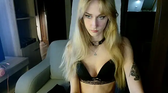 goldhaarigeDame online show from February 12, 7:35 pm