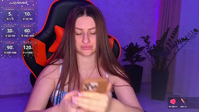 Elishka  online show from October 15, 5:35 pm