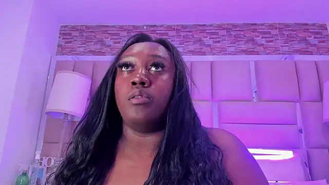 ShaniaBrownn online show from November 15, 7:43 pm