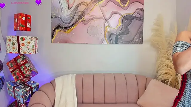 ParisAngelX online show from December 16, 12:15 am