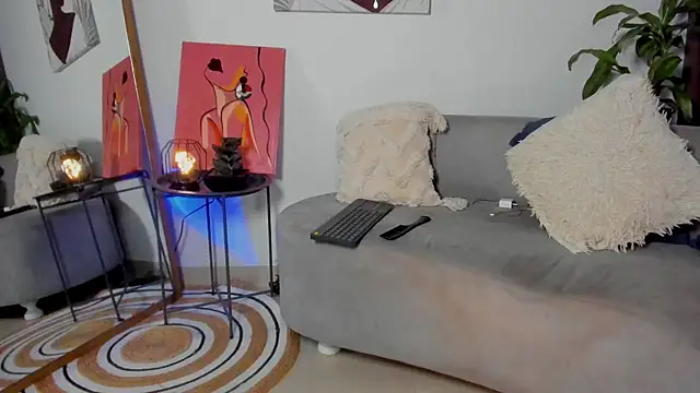 sweet mia23 online show from November 2, 6:38 am