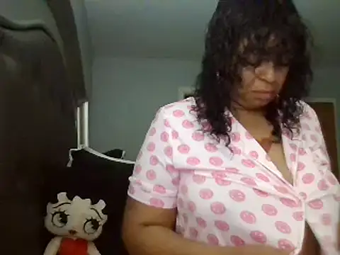 MSweetLindaParks online show from December 3, 7:32 am