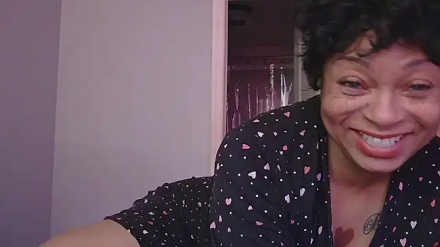 MSweetLindaParks online show from October 15, 12:16 pm