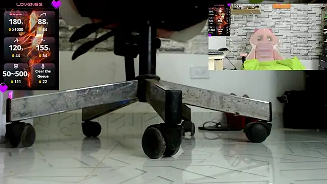 Snapshot of hot-timefun chatting on March 1, 8:44 pm hot-timefun online show from March 1, 8:44 pm