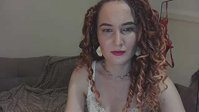 Snapshot of AgnesGraham chatting on July 29, 9:35 pm AgnesGraham online show from July 29, 9:35 pm