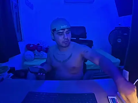 Snapshot of Camilo_Cock chatting on January 11, 4:17 am Camilo Cock online show from January 11, 4:17 am