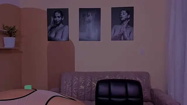 ToriCrossX online show from March 9, 3:38 pm