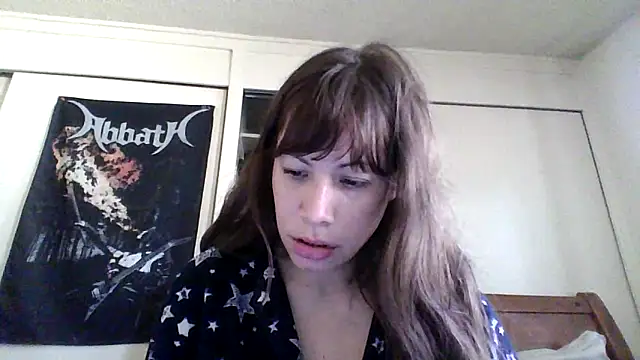 Snapshot of petitedoll29 chatting on December 5, 10:01 pm petitedoll29 online show from December 5, 10:01 pm