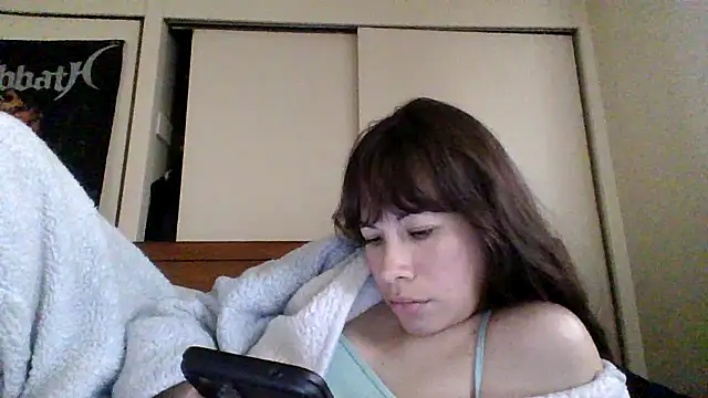 Snapshot of petitedoll29 chatting on December 13, 11:17 pm petitedoll29 online show from December 13, 11:17 pm