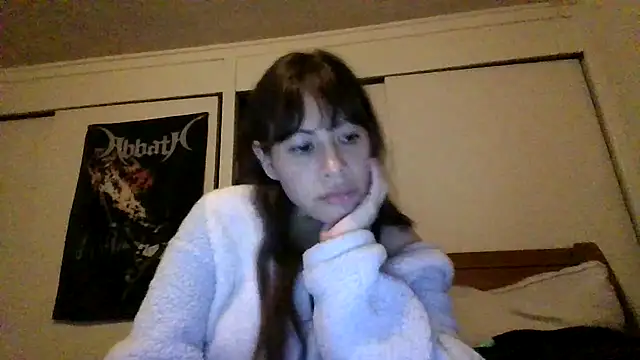 Snapshot of petitedoll29 chatting on December 17, 1:39 am petitedoll29 online show from December 17, 1:39 am