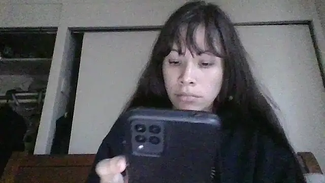 Snapshot of petitedoll29 chatting on December 18, 11:51 pm petitedoll29 online show from December 18, 11:51 pm