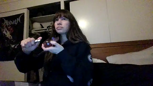 Snapshot of petitedoll29 chatting on December 23, 2:56 am petitedoll29 online show from December 23, 2:56 am