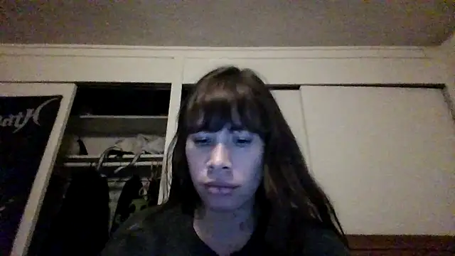 Snapshot of petitedoll29 chatting on December 25, 4:33 am petitedoll29 online show from December 25, 4:33 am