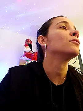 miaeyes online show from December 30, 3:57 pm