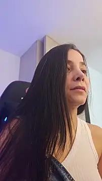 miaeyes online show from November 20, 6:07 pm