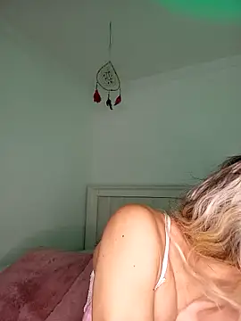 ASHLEY BLAIR online show from October 31, 12:06 pm