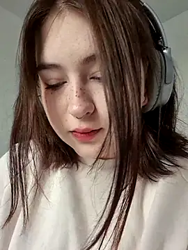 Snapshot of Yammy_Yumi chatting on October 12, 6:12 am Yammy Yumi online show from October 12, 6:12 am