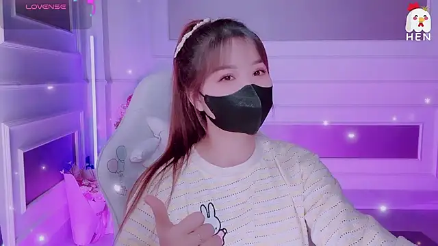 hen237 online show from April 7, 6:30 pm