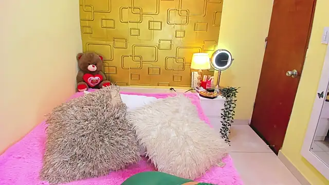 Julia Haye online show from November 30, 10:03 pm