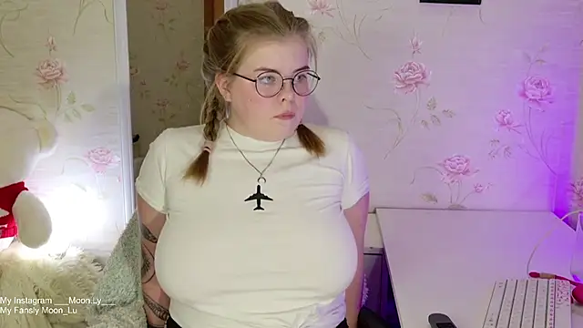 sinnamon  online show from October 8, 5:43 pm