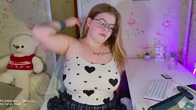 sinnamon  online show from October 13, 4:51 pm