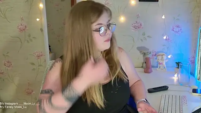 sinnamon  online show from October 28, 4:42 pm