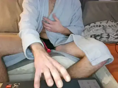 Snapshot of geilehure26 chatting on January 6, 9:22 pm geilehure26 online show from January 6, 9:22 pm