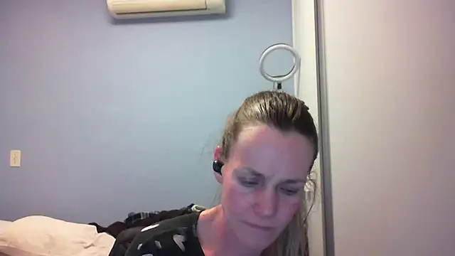 Annylove1 online show from October 27, 12:04 am