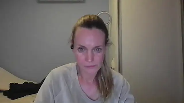 Annylove1 online show from November 23, 12:32 am