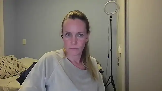 Annylove1 online show from November 29, 12:13 am