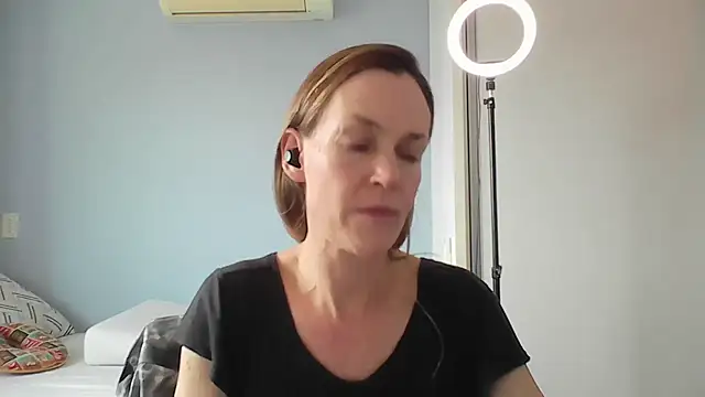 Annylove1 online show from December 3, 3:32 pm