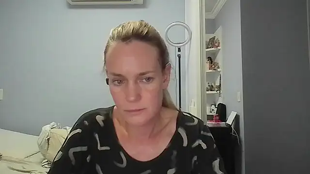 Annylove1 online show from February 1, 12:31 am