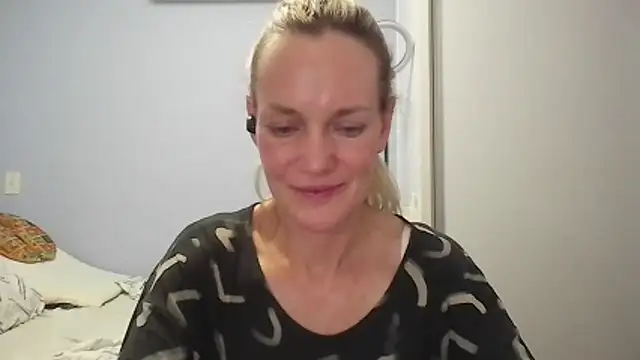 Annylove1 online show from February 6, 12:26 am