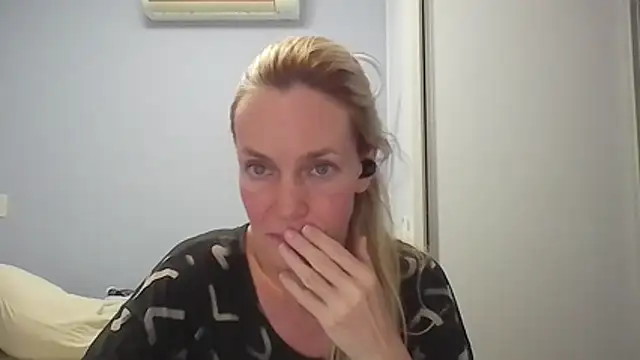 Annylove1 online show from March 23, 12:36 am