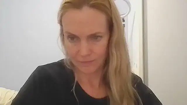 Annylove1 online show from May 22, 12:07 am