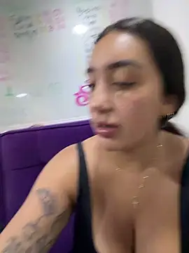 Hannahoff online show from May 9, 3:34 am