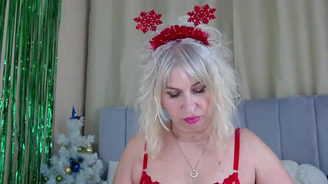 Barbie Blond  online show from December 27, 2:33 pm