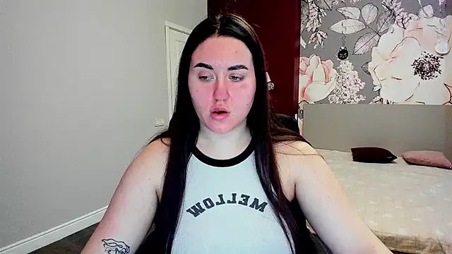 Roxie Bradley online show from March 3, 7:03 am