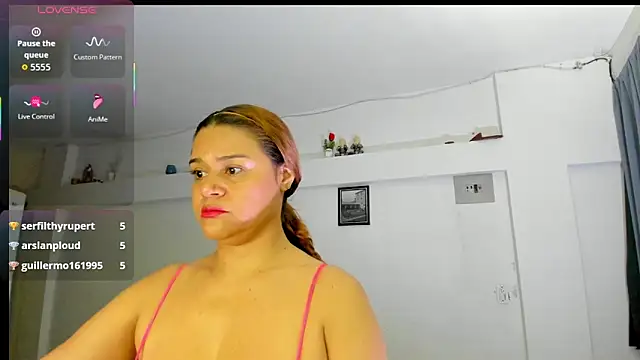 Sinthia Collins online show from October 9, 11:19 am